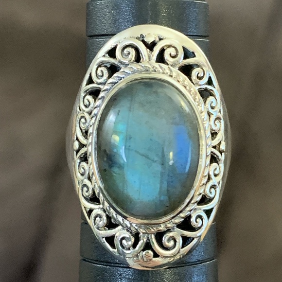 Labradorite Sterling Silver Ring - Picture 15 of 15